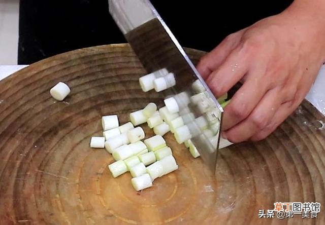 宫保鸡丁怎么做才好吃 宫保鸡丁如何做才美味