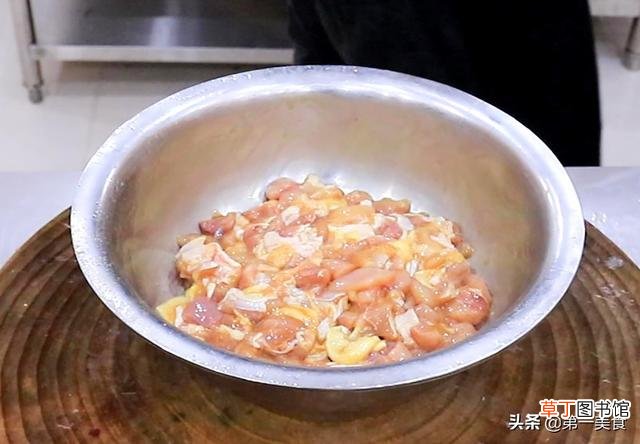 宫保鸡丁怎么做才好吃 宫保鸡丁如何做才美味