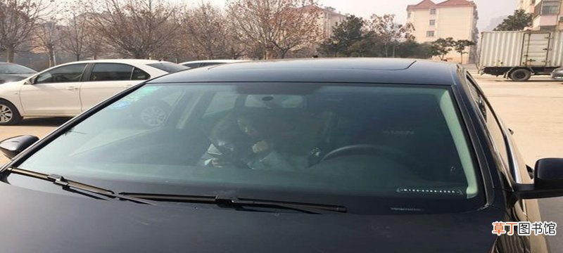 新交规车窗贴膜规定，前挡反光膜交警会罚款吗