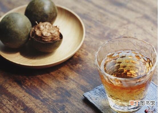 罗汉果泡水喝的功效