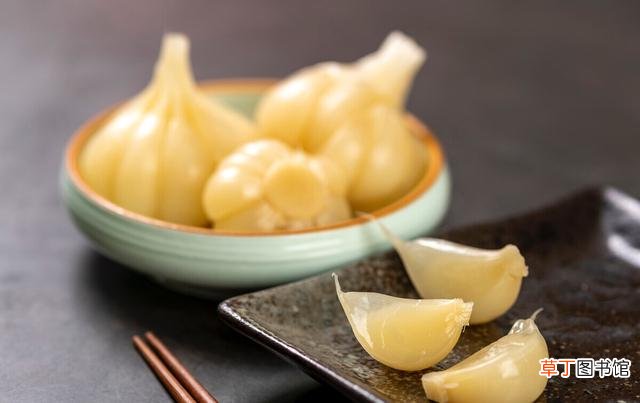 应该如何做糖醋蒜呢 正宗糖醋蒜的操作步骤
