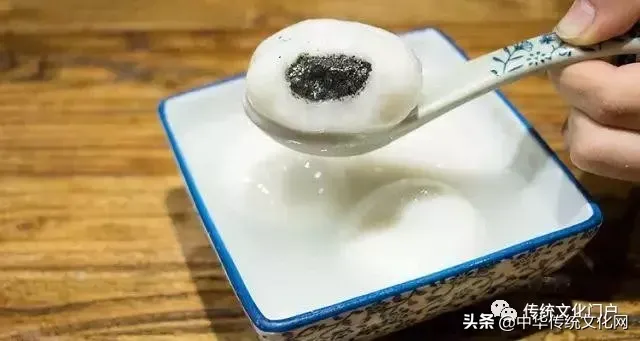 元宵节的由来传说 元宵是什么)