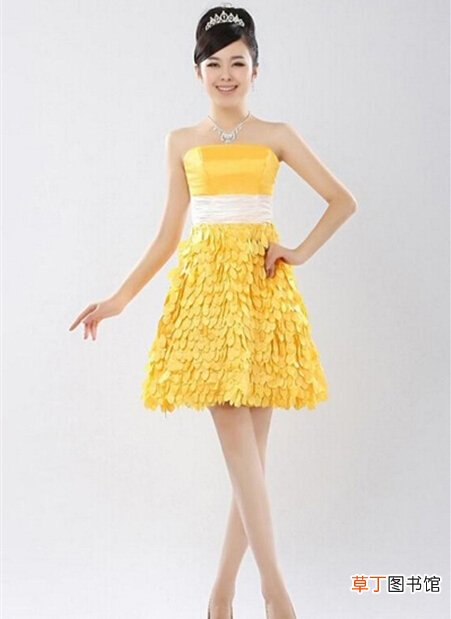 参加别人订婚宴穿什么衣服 订婚穿什么颜色的衣服