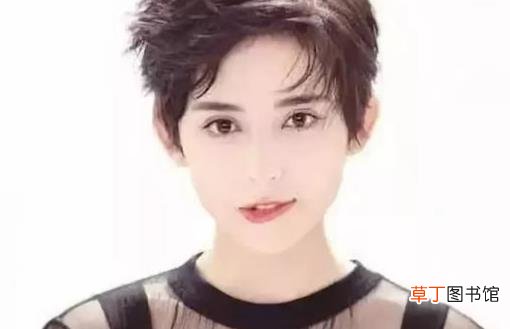咬嘴唇虽然性感 但咬多了可能会烂