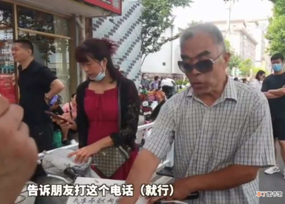 2021高考感人事迹 老人提供两张床让考生免费午休
