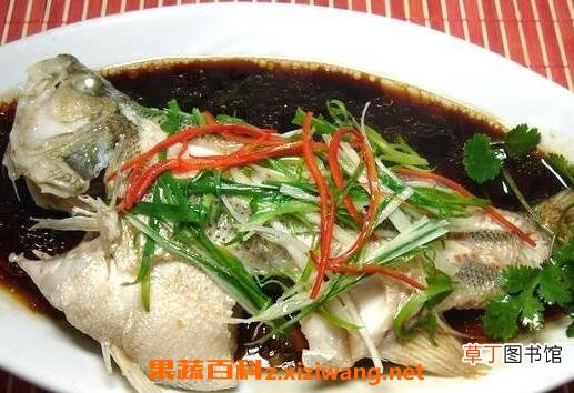 家常蒸鱼的小妙招 蒸鱼的家常做法和技巧