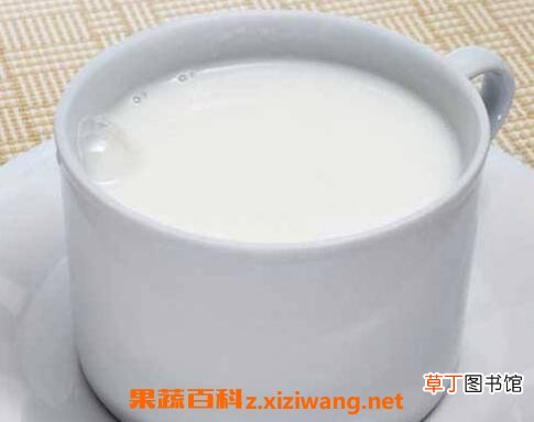 全脂牛奶和脱脂牛奶的区别 脱脂牛奶的功效