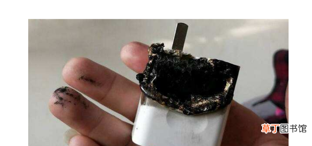 手机充电器不拔危害大