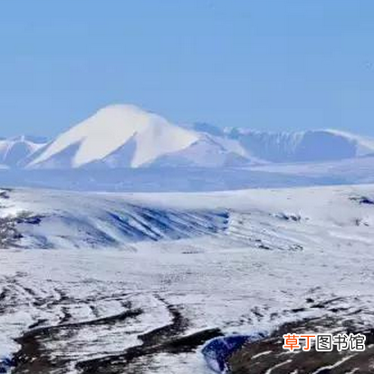 瀚海阑干百丈冰的瀚海指的是什么？