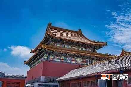 故宫的屋顶为什么没有一根杂草？