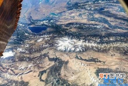 神舟十二号载人飞船返回地球 太空出差三人组回家过中秋