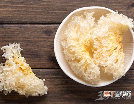 秋季润肺：选购银耳有窍门