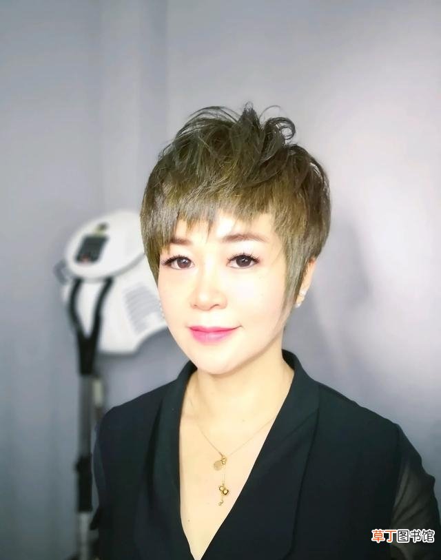波波头适合什么脸型的女生 夏季最美短发有哪些