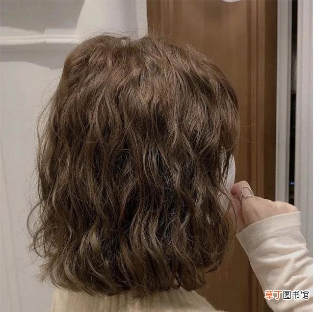 波波头适合什么脸型的女生 夏季最美短发有哪些