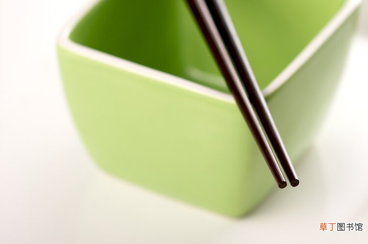 钟南山院士呼吁使用公筷！合餐制当心让致癌菌有机可乘