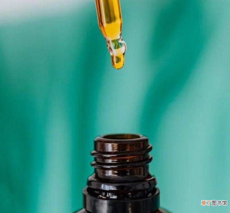 艾草精油能用脸上吗