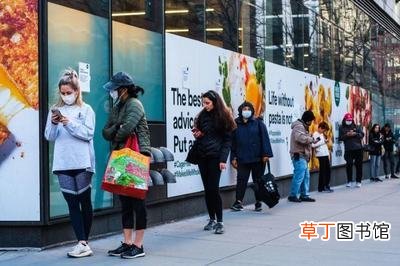 美国疫情最新情况 越来越多美国人假装疫情结束
