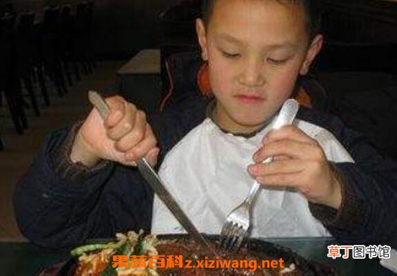 吃西餐刀叉怎么拿 正规西餐刀叉拿法