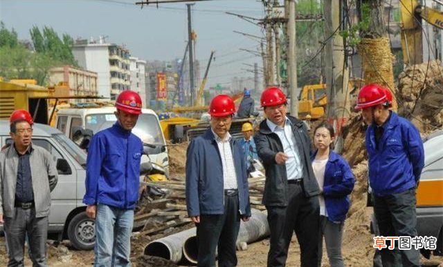 安全帽颜色,工地上的安全帽一般分4种颜色,有啥讲究?