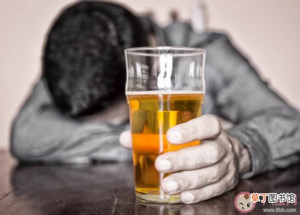 酒精是如何摧毁健康的 研究称喝酒增高患癌风险