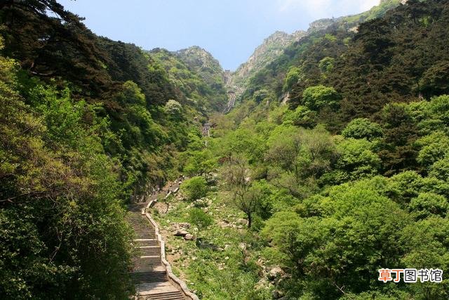 什么一览众山小?一览众山小的前一句是什么?
