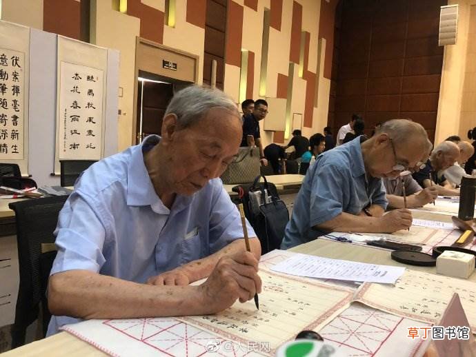 陕师大录取通知书图片 陕师大连续15年毛笔手写录取通知书