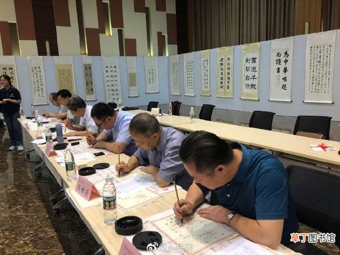 陕师大录取通知书图片 陕师大连续15年毛笔手写录取通知书