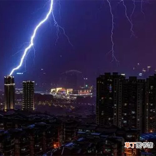 风雨雷电一般发生在大气层的什么中？