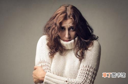女性手脚冰凉是气血不足还是体虚 女性对寒冷更敏感