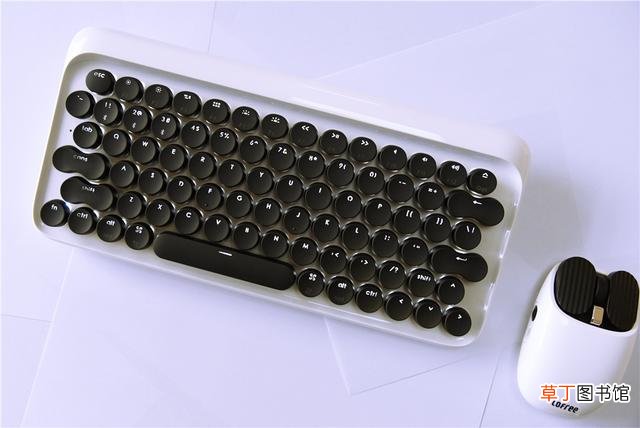 洛斐蓝牙键盘怎么连接电脑 蓝牙键盘怎么连接电脑