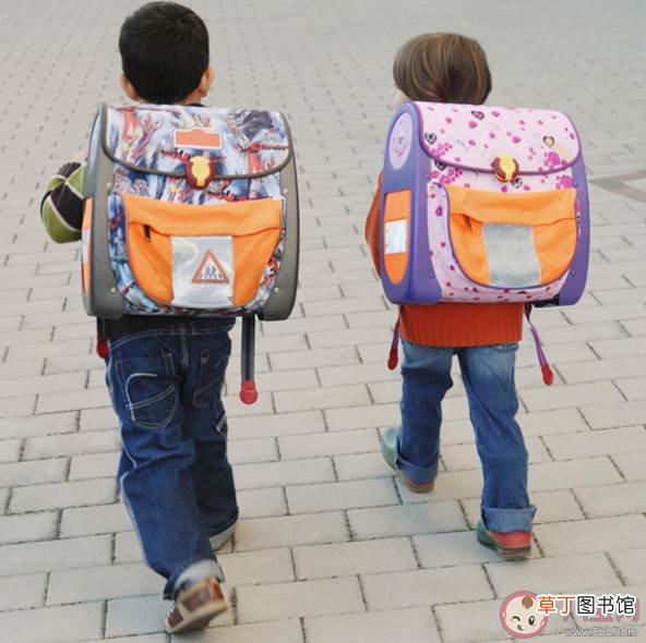 ?不合理的书包对孩子有什么伤害 孩子上小学书包怎么挑选