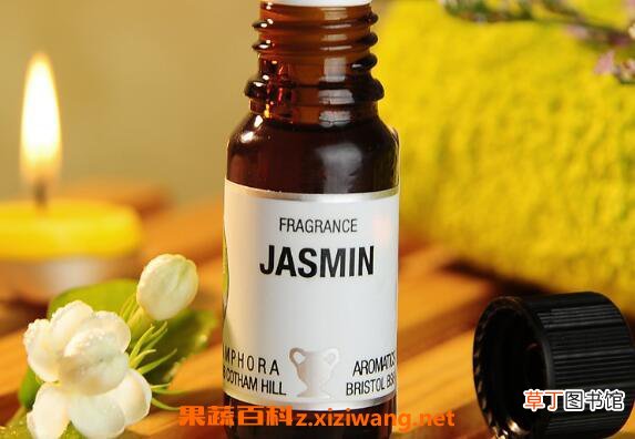头发精油有哪些作用 头发精油的功效与用法