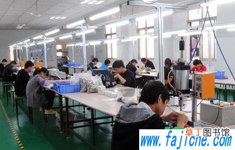 工厂强留工人不给辞职怎么办 工厂强留工人不给辞职打什么电话