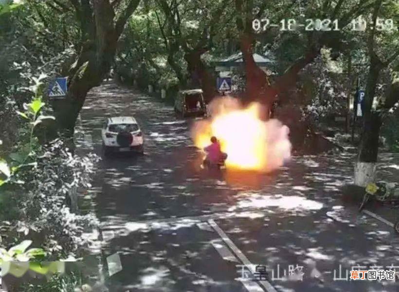 烧伤女孩病危?电瓶车杀伤力有多大 电瓶车行驶中爆燃