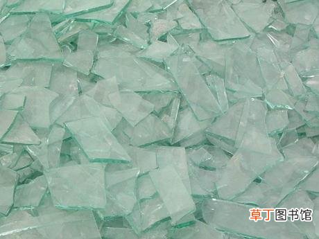 玻璃碎了怎么清理？清除地上玻璃碎片的小技巧