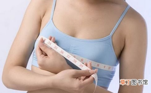 七动作预防乳房下垂 抚摸背部双手张臂