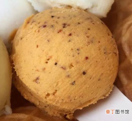 我憋气找了山东大葱冰激凌和它掰头 吃了长沙臭豆腐味雪糕后