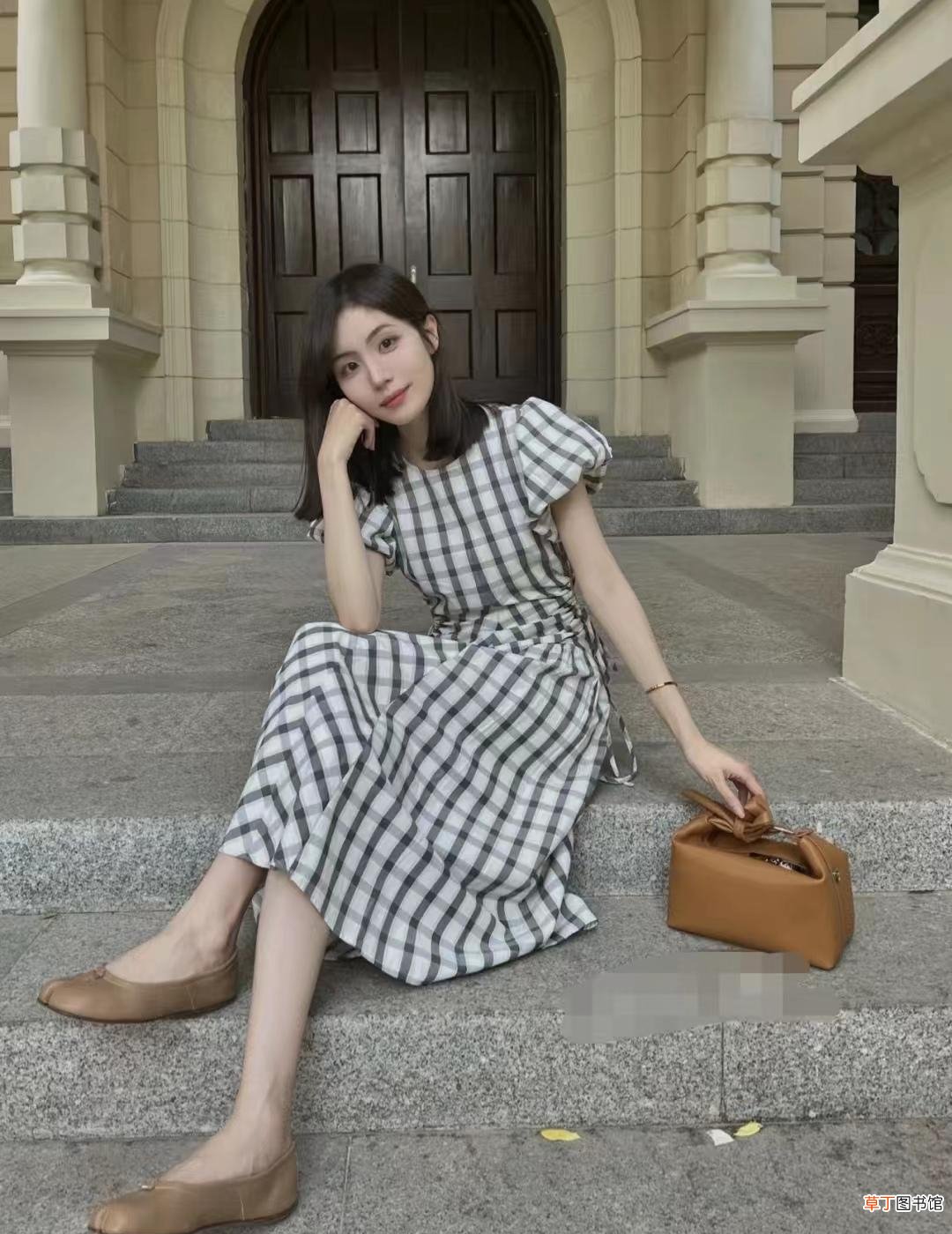 女生第一次约会穿什么衣服好 女生约会穿什么衣服好
