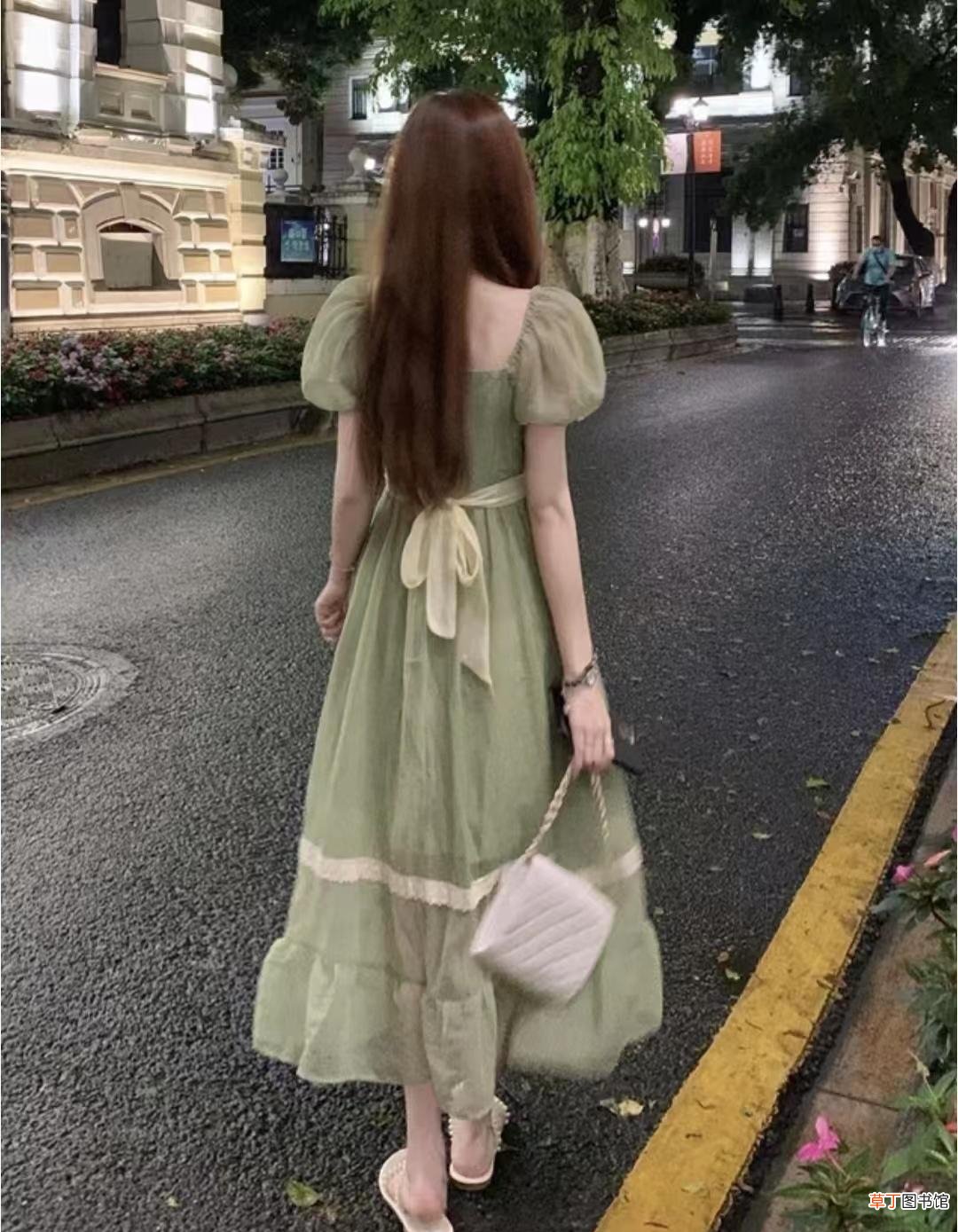 女生第一次约会穿什么衣服好 女生约会穿什么衣服好