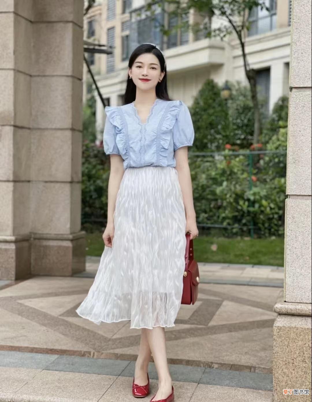 女生第一次约会穿什么衣服好 女生约会穿什么衣服好