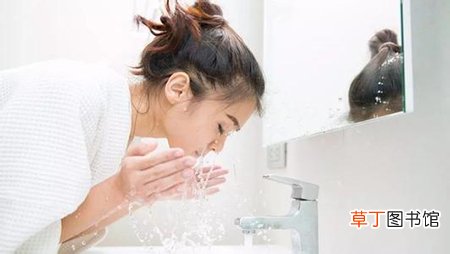 让你老10岁的9个习惯 每天洗头喝水不足