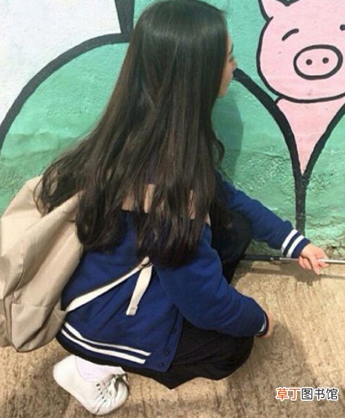 高中生不明显的烫发
