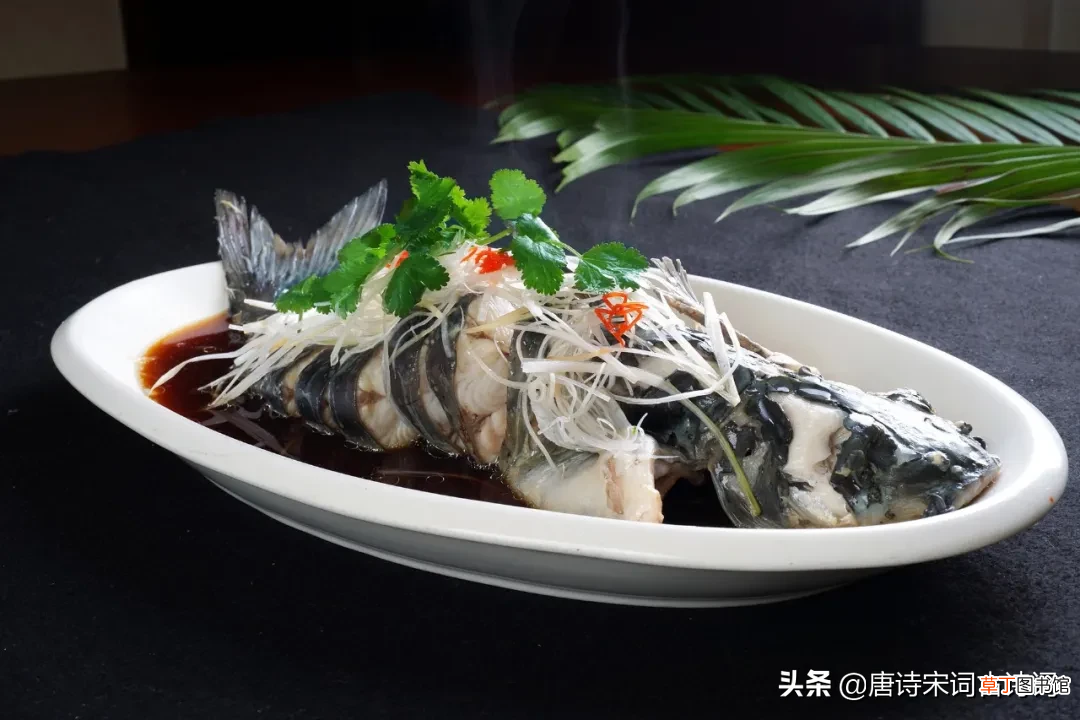 秋风起，木叶飞，鲈莼有味，游子思归 秋风起兮木叶飞