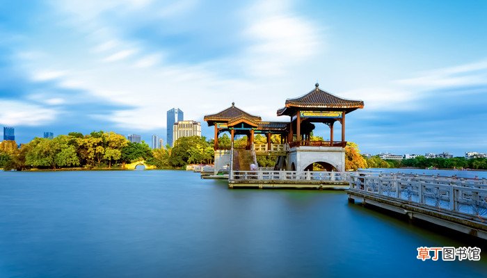 西湖和大明湖哪个大
