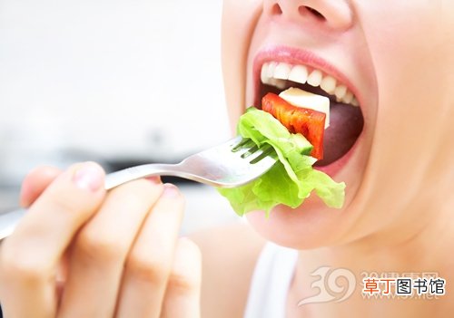 细嚼慢咽可以防止肥胖