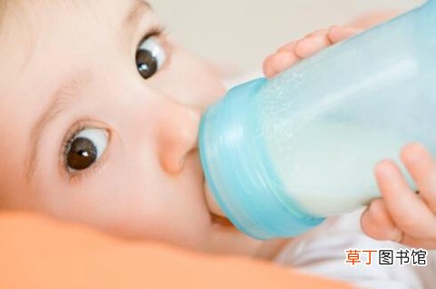 用什么水泡奶粉最好 矿泉水冲奶粉致宝宝便秘