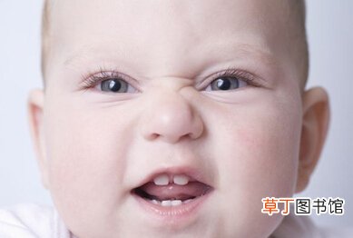 宝宝长牙发烧怎么办？ 教你物理降温正确护理乳牙