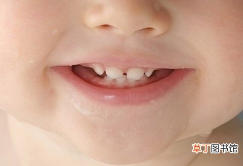 宝宝长牙发烧怎么办？ 教你物理降温正确护理乳牙