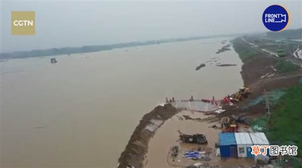 河南新乡实施分洪措施：几小时后水位明显下降