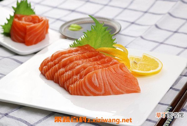 三文鱼为什么可以生吃 生吃三文鱼的正确吃法